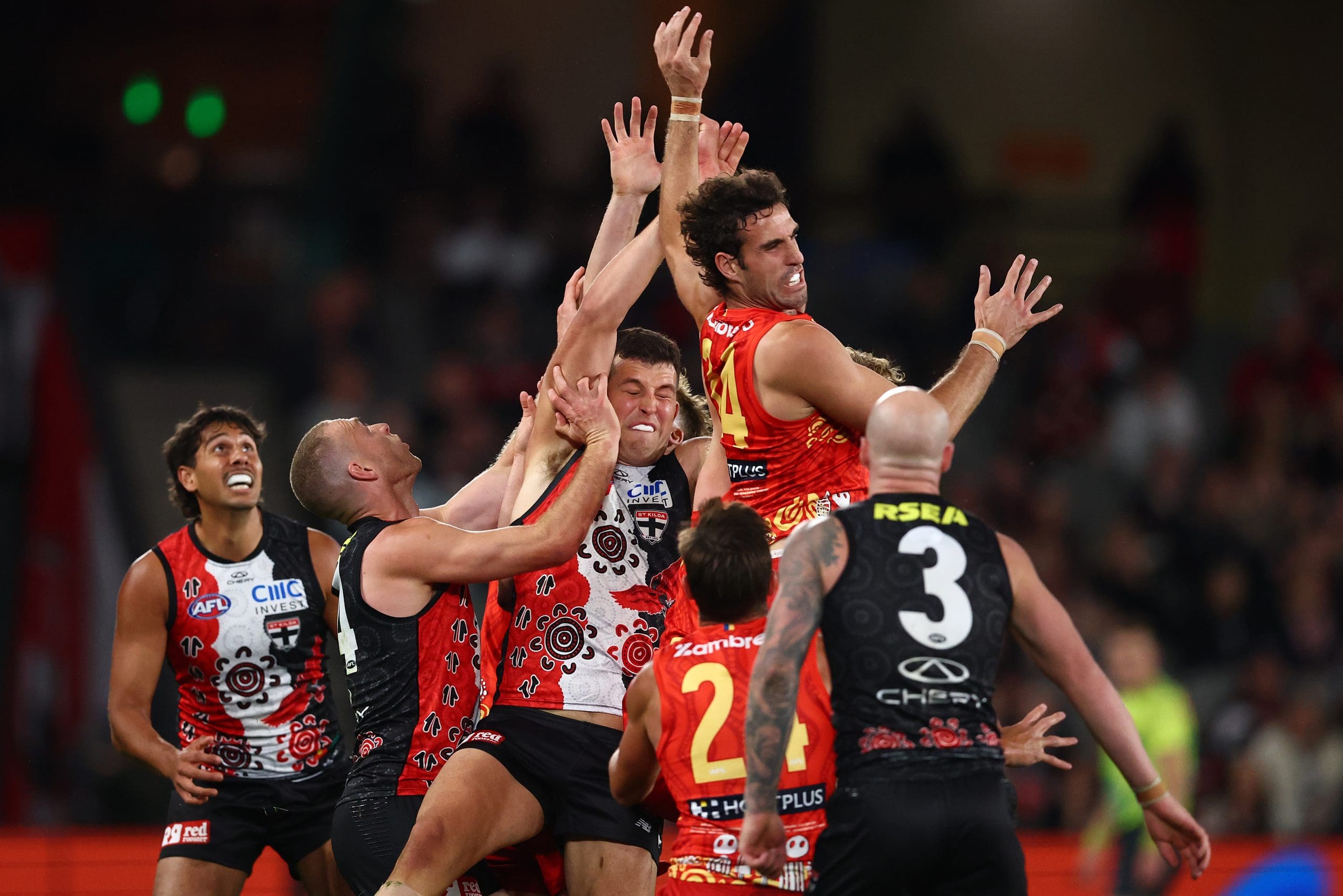 MELBOURNE, AUSTRALIA - MAY 25: Rowan Marshall of the Saints and Ben King of the Suns compete for the ball during the round 11 AFL match between Euro-Yroke (Saint Kilda Saints) and Gold Coast Suns at Marvel Stadium, on May 25, 2025, in Melbourne, Australia. (Photo by Morgan Hancock/Getty Images)