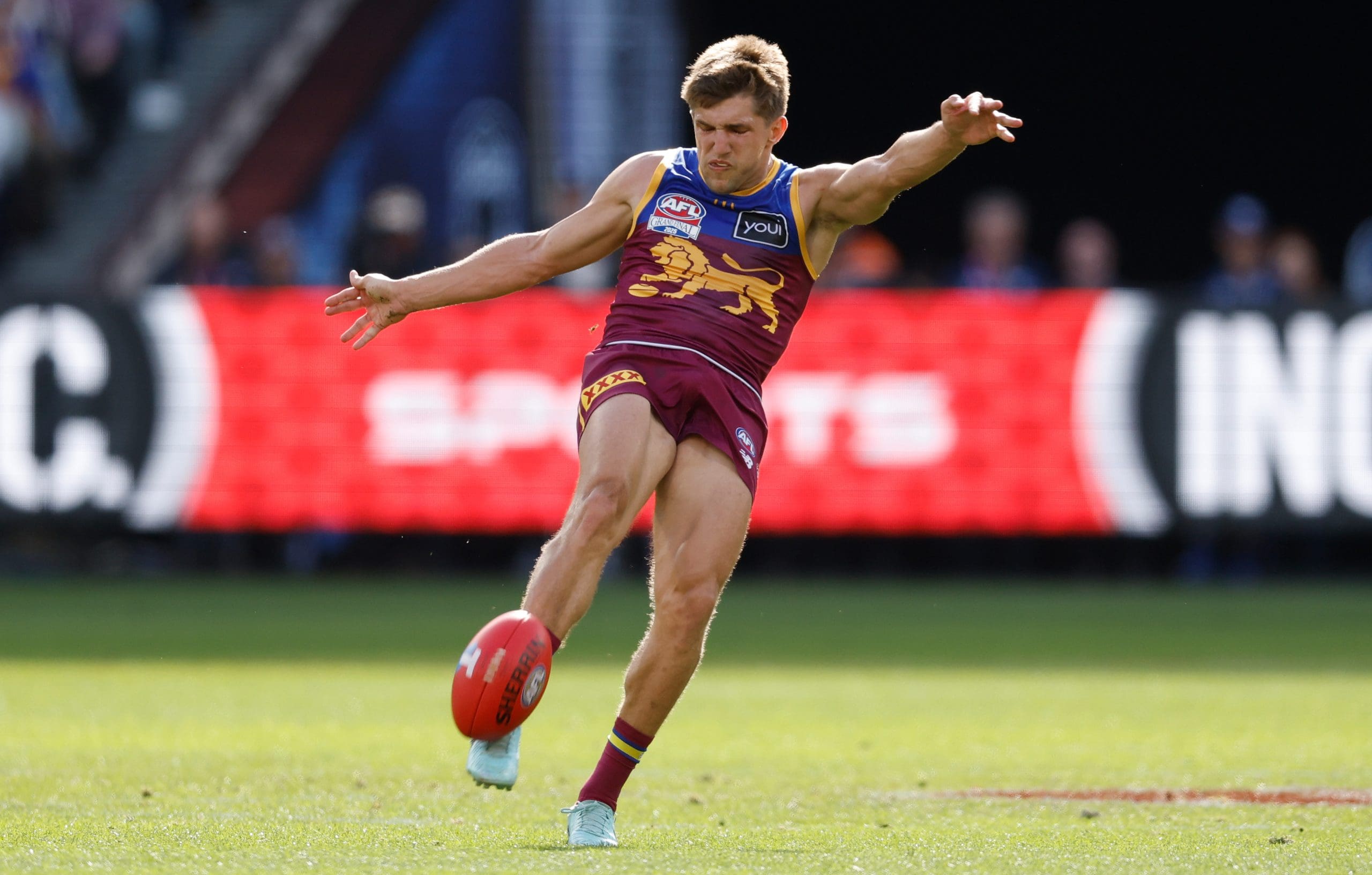 Former AFL star shocked by "most extraordinary AFL contract ever signed"