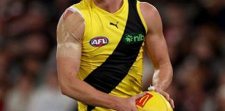 MELBOURNE, AUSTRALIA - MARCH 29: Jacob Blight of the Tigers in action during the round three AFL match between St Kilda Saints and Richmond Tigers at Marvel Stadium, on March 29, 2025, in Melbourne, Australia. (Photo by Jonathan DiMaggio/Getty Images)