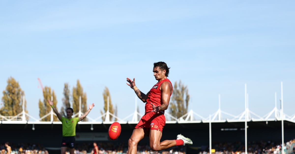 “Can we just simplify it?”: Hardwick pleads for clarity in new AFL rule